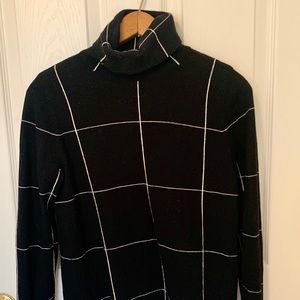 Turtleneck black with white stripes - The Limited